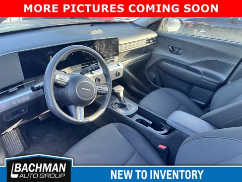 Certified 2025 Hyundai Kona SE image 7