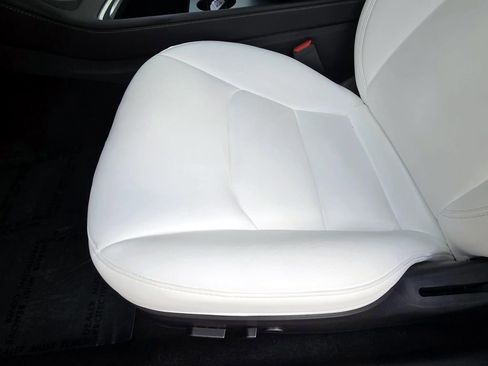 Used 2022 Tesla Model 3 Standard Range RWD image 16