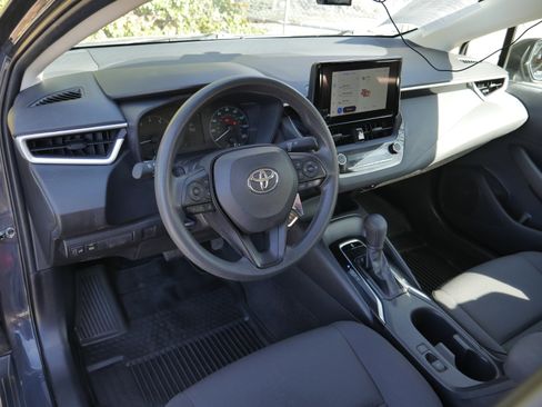 Used 2023 Toyota Corolla LE image 4