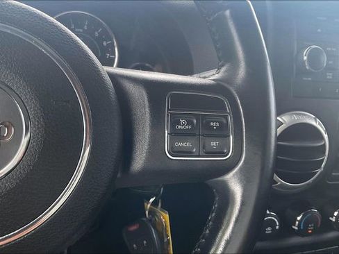 Used 2015 Jeep Wrangler Unlimited Sahara w/ Connectivity Group AWD/4WD image 19