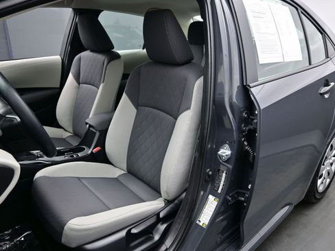 Used 2026 Toyota Corolla LE FWD image 11