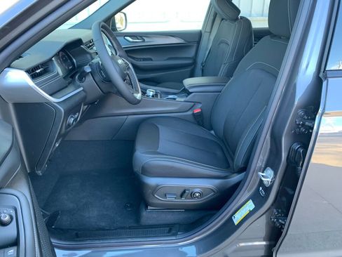 New 2026 Jeep Grand Cherokee L 4WD image 12