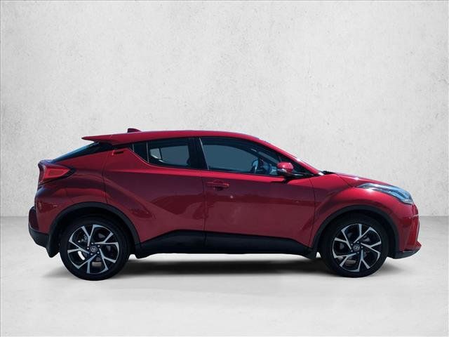Used 2021 Toyota C-HR XLE FWD image 4