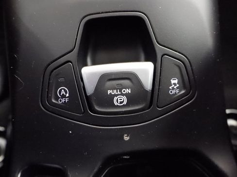 Certified 2023 Jeep Renegade Latitude w/ Sun/Sound Group AWD/4WD image 35