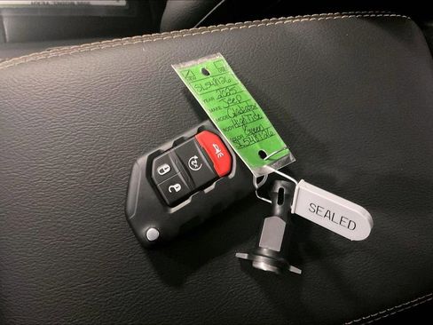 New 2025 Jeep Gladiator Sport image 22