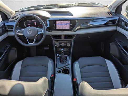 Certified 2022 Volkswagen Taos SEL w/ Panoramic Sunroof Package image 14