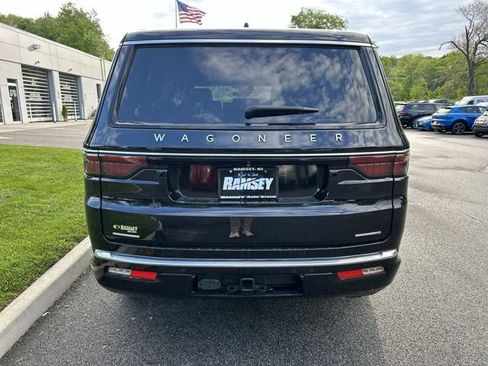 Used 2023 Jeep Wagoneer Series III w/ Convenience Group I AWD/4WD image 7