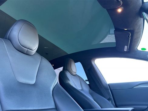 Used 2022 Tesla Model S Plaid image 16
