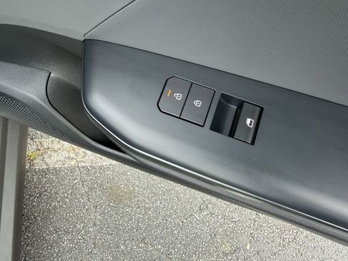 Certified 2025 Kia K4 LXS image 32