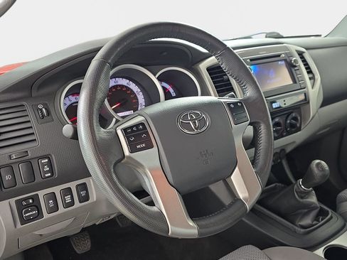 Used 2013 Toyota Tacoma 4x4 Access Cab V6 w/ TRD Sport Pkg image 18