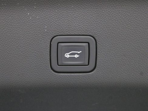 Used 2025 Chevrolet Tahoe RST image 43