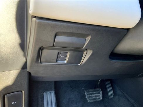 Used 2025 Land Rover Range Rover Evoque S image 18