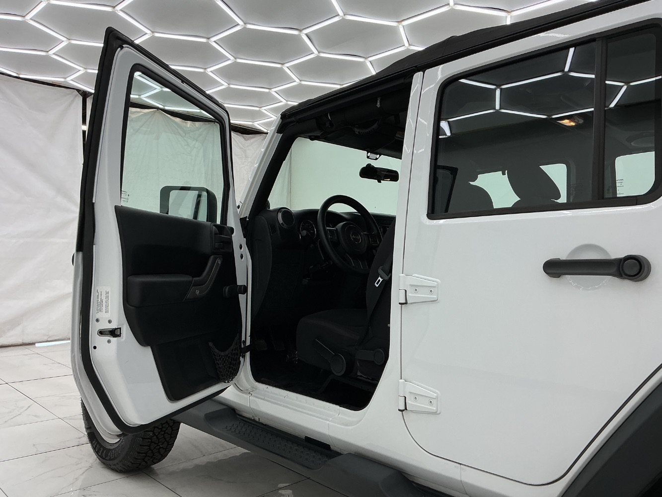 Used 2013 Jeep Wrangler Unlimited Sport AWD/4WD image 16