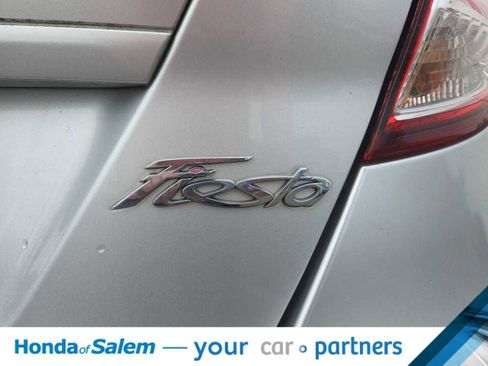 Used 2015 Ford Fiesta SE image 17