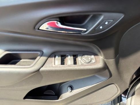 Used 2022 Chevrolet Equinox LT FWD image 18