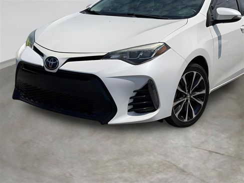 Used 2018 Toyota Corolla SE FWD image 4