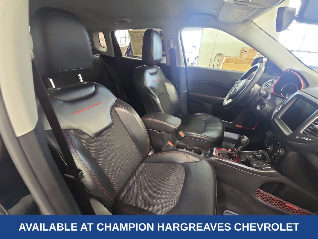 Used 2018 Jeep Compass Trailhawk AWD/4WD image 37