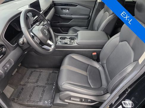 Used 2025 Honda Pilot EX-L image 9
