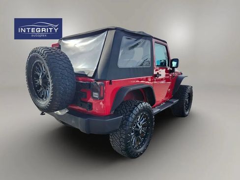 Used 2014 Jeep Wrangler Rubicon w/ Power Convenience Group AWD/4WD image 4