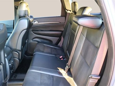 Used 2020 Jeep Grand Cherokee Altitude image 14