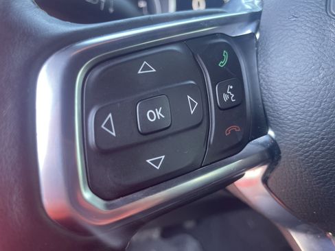 Used 2018 Jeep Wrangler Unlimited Sahara AWD/4WD image 18
