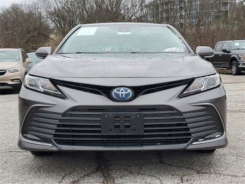 Used 2021 Toyota Camry LE image 2