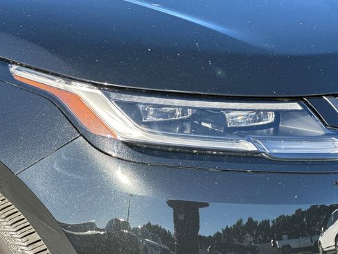 Used 2025 Land Rover Range Rover Velar Dynamic SE image 12