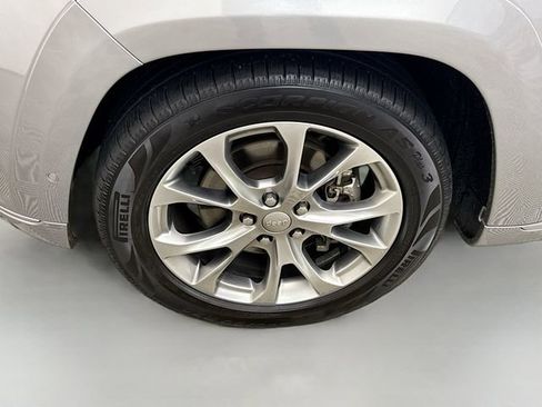 Used 2021 Jeep Grand Cherokee Summit AWD/4WD image 32