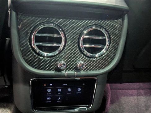 Used 2023 Bentley Bentayga image 17