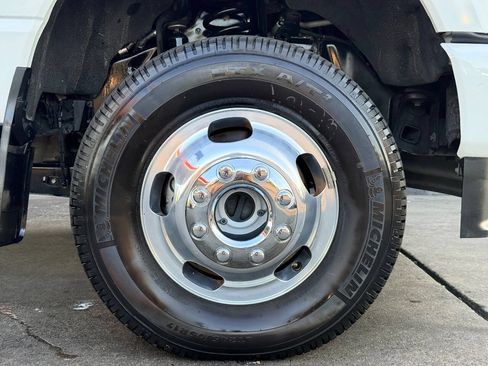 Used 2024 Ford F350 Limited w/ FX4 Off-Road Package AWD/4WD image 15