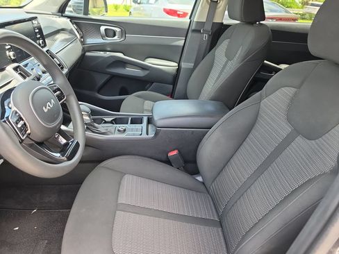 Used 2022 Kia Sorento LX FWD image 15