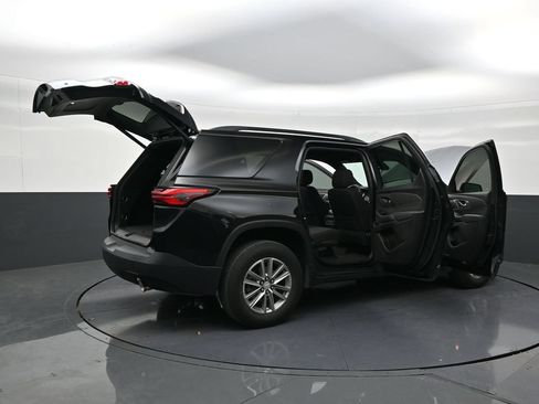 Used 2023 Chevrolet Traverse LT FWD image 27