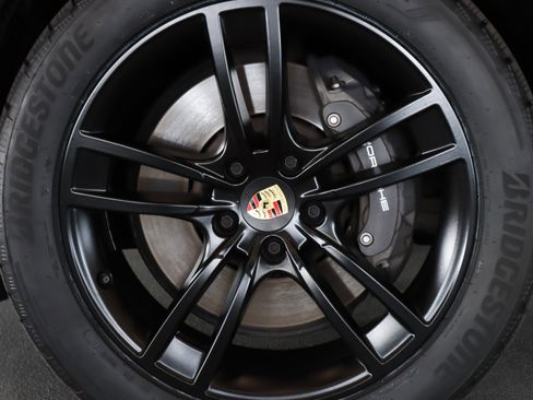 Certified 2024 Porsche Cayenne Coupe AWD/4WD image 28