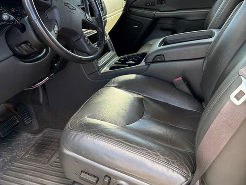 Used 2004 Chevrolet Silverado 2500 LT w/ Skid Plate Package AWD/4WD image 5