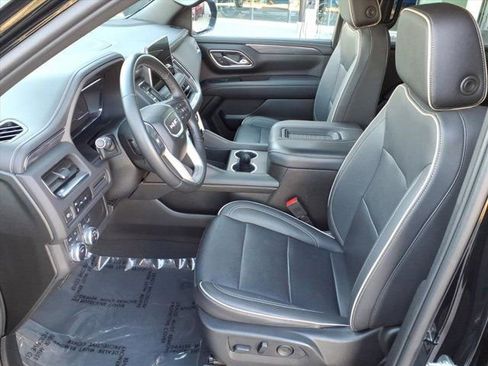 Used 2024 GMC Yukon XL SLT image 14