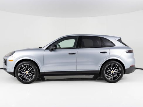 Used 2024 Porsche Cayenne image 6