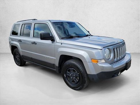 Used 2016 Jeep Patriot Sport FWD image 3