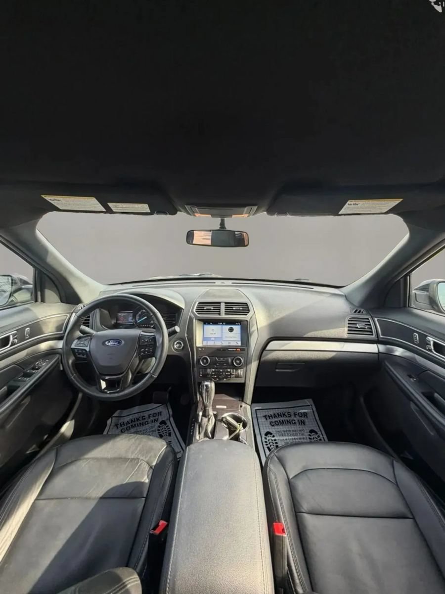 Used 2018 Ford Explorer XLT w/ Equipment Group 202A AWD/4WD image 11