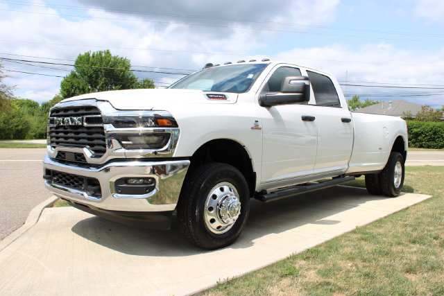 Used 2025 RAM 3500 Tradesman AWD/4WD image 10