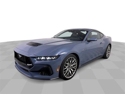 Used 2025 Ford Mustang GT Premium image 4