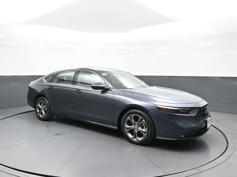 Certified 2023 Honda Accord EX image 4