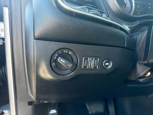 Used 2018 Dodge Challenger R/T RWD image 23