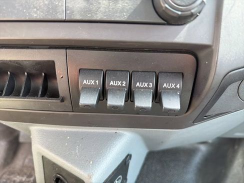 Used 2022 Ford F750 2WD Regular Cab Super Duty image 26