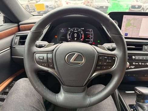Used 2024 Lexus ES 350 w/ Premium Package FWD image 11