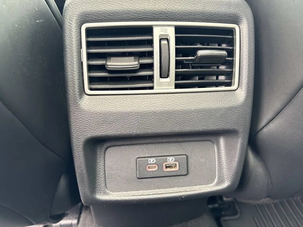 Used 2021 Nissan Maxima Platinum w/ Sport Mat Group FWD image 18