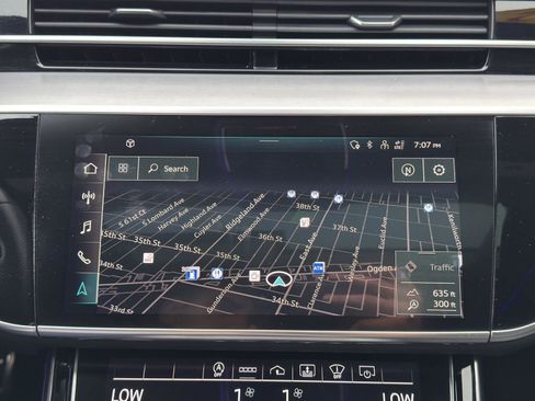 Used 2022 Audi S8 AWD/4WD image 27