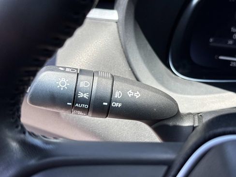 Used 2023 Toyota Venza Limited AWD/4WD image 41
