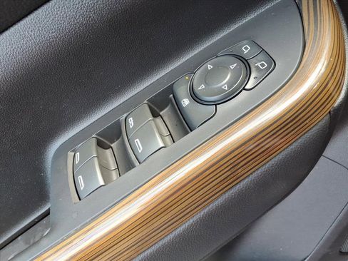 Certified 2023 GMC Acadia SLE image 16