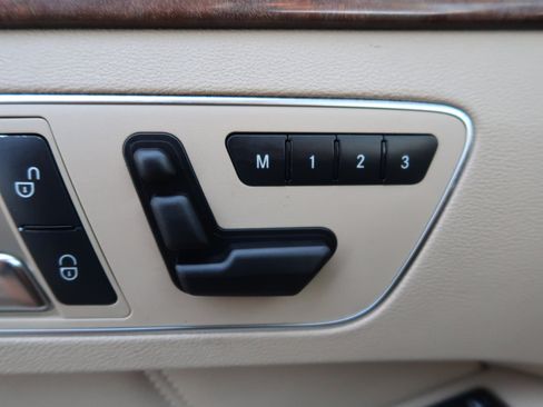 Used 2013 Mercedes-Benz E 350 BlueTEC Sedan image 21