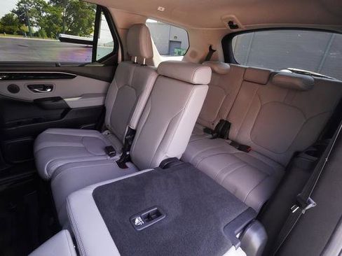 Used 2025 Honda Pilot Touring image 23